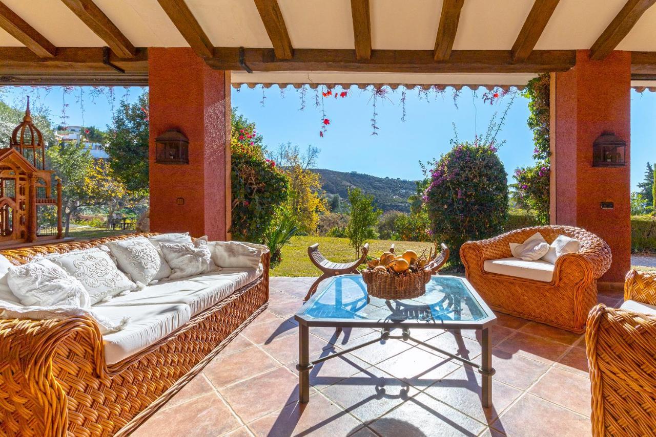 Casa Flores Con Piscina Interior Climatizada Alcaucín エクステリア 写真