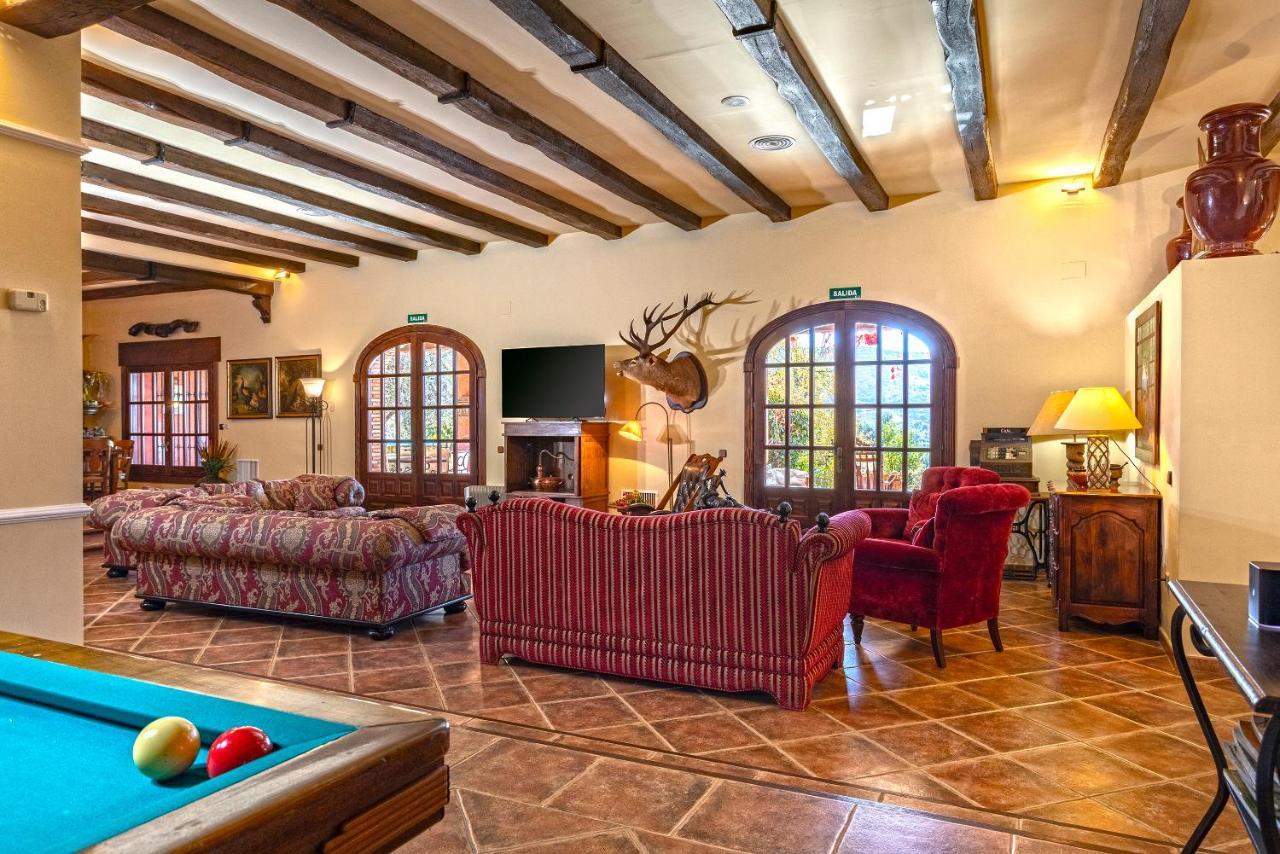 Casa Flores Con Piscina Interior Climatizada Alcaucín エクステリア 写真