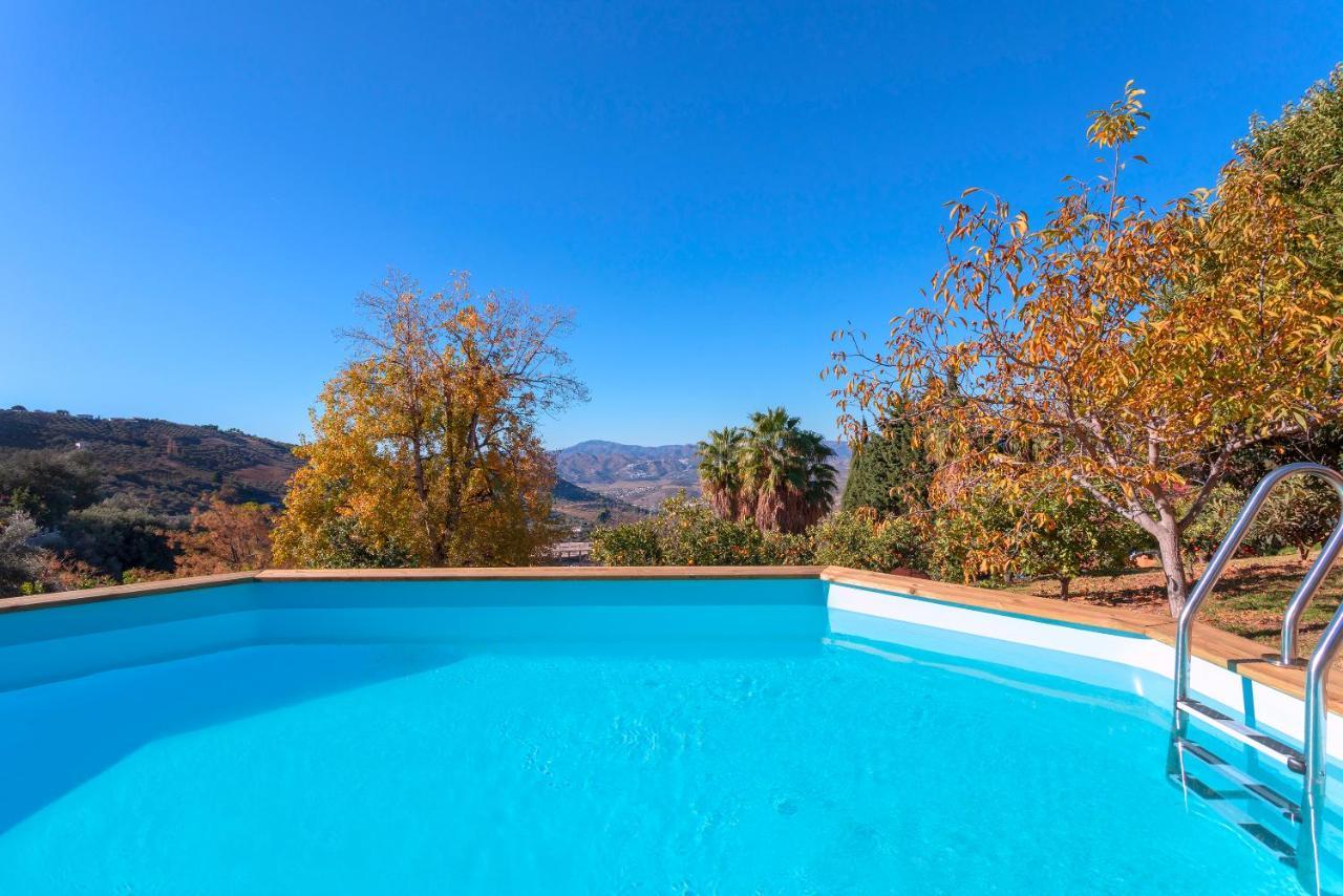 Casa Flores Con Piscina Interior Climatizada Alcaucín エクステリア 写真