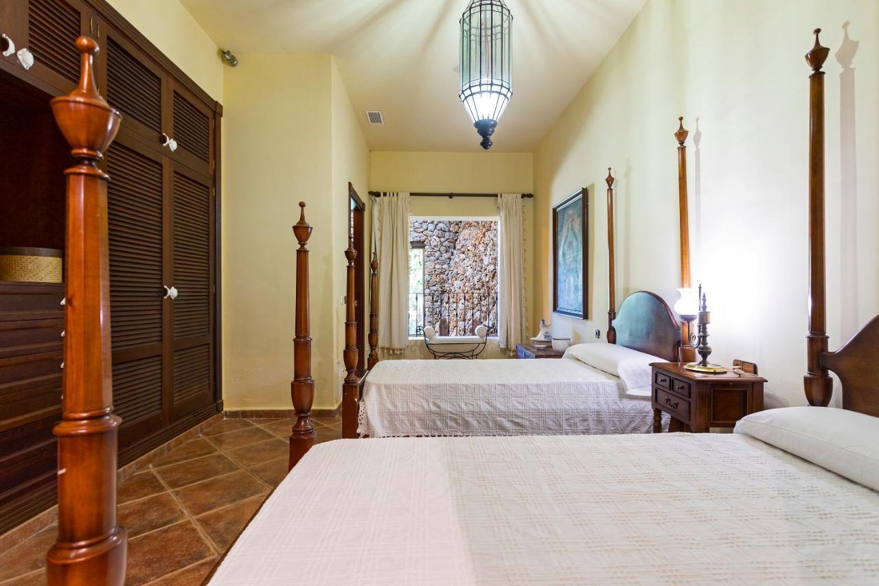 Casa Flores Con Piscina Interior Climatizada Alcaucín エクステリア 写真