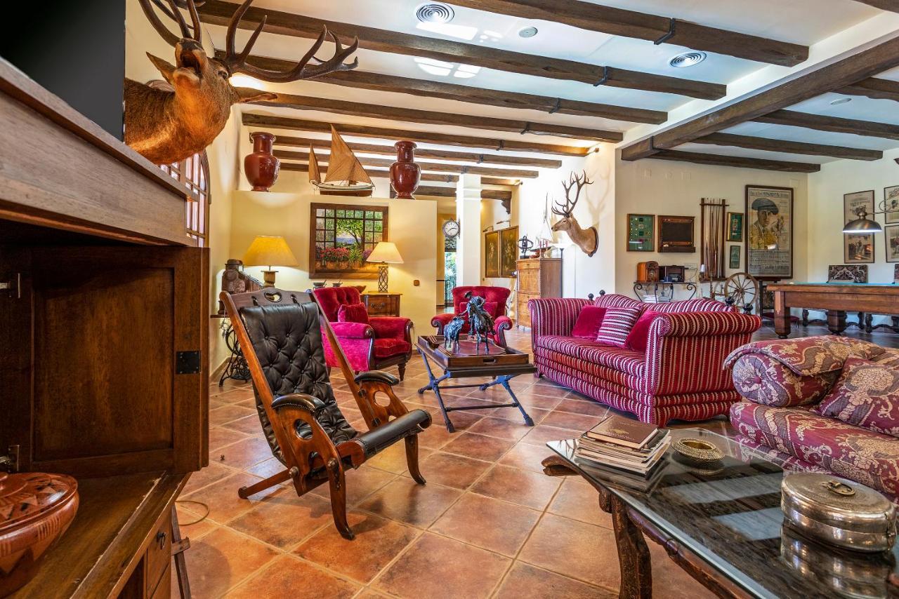 Casa Flores Con Piscina Interior Climatizada Alcaucín エクステリア 写真