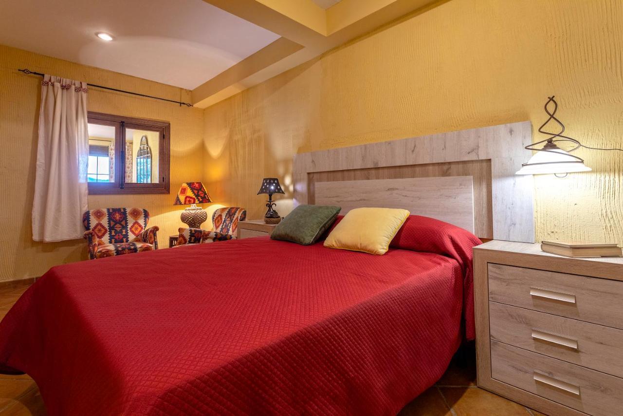 Casa Flores Con Piscina Interior Climatizada Alcaucín エクステリア 写真