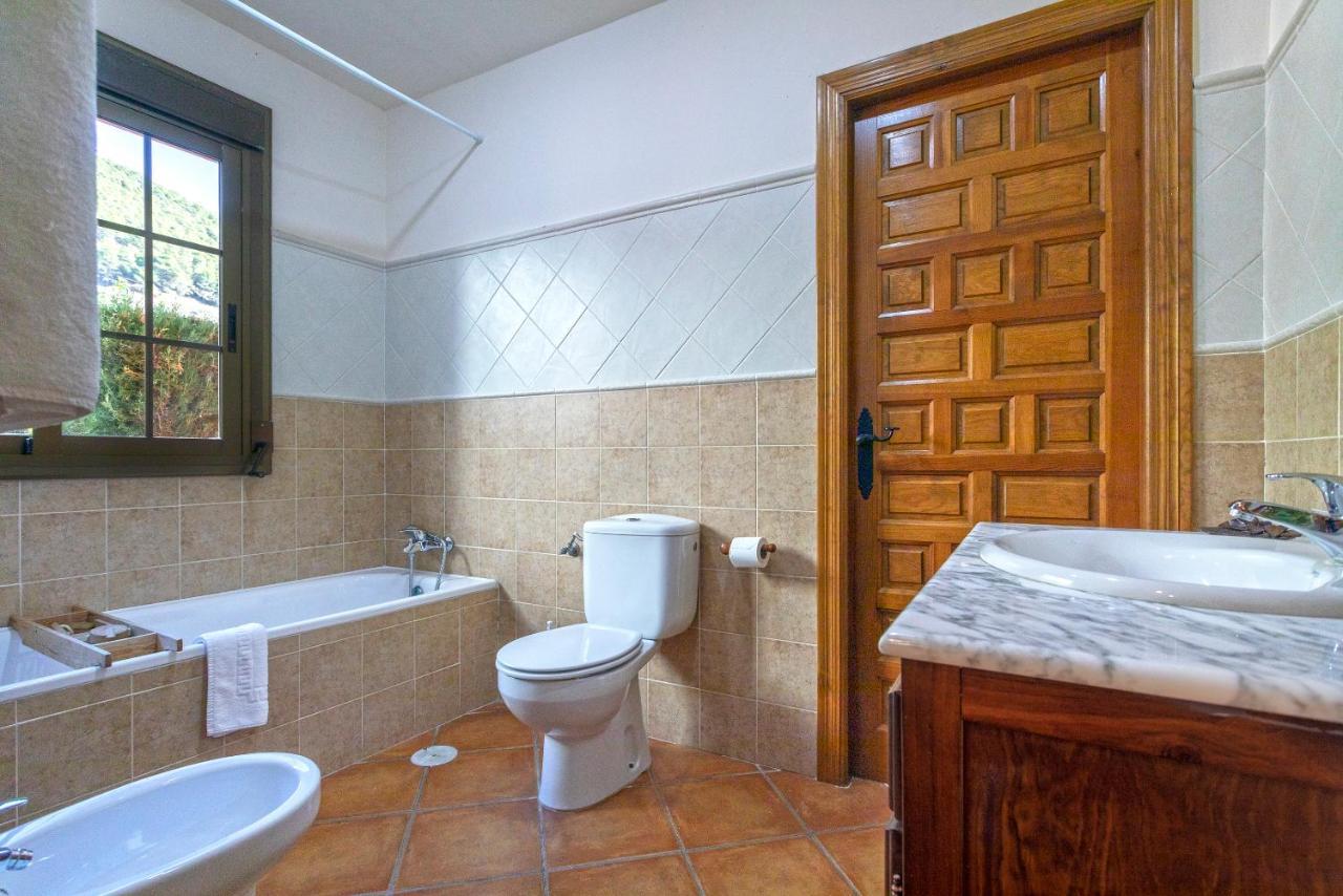 Casa Flores Con Piscina Interior Climatizada Alcaucín エクステリア 写真