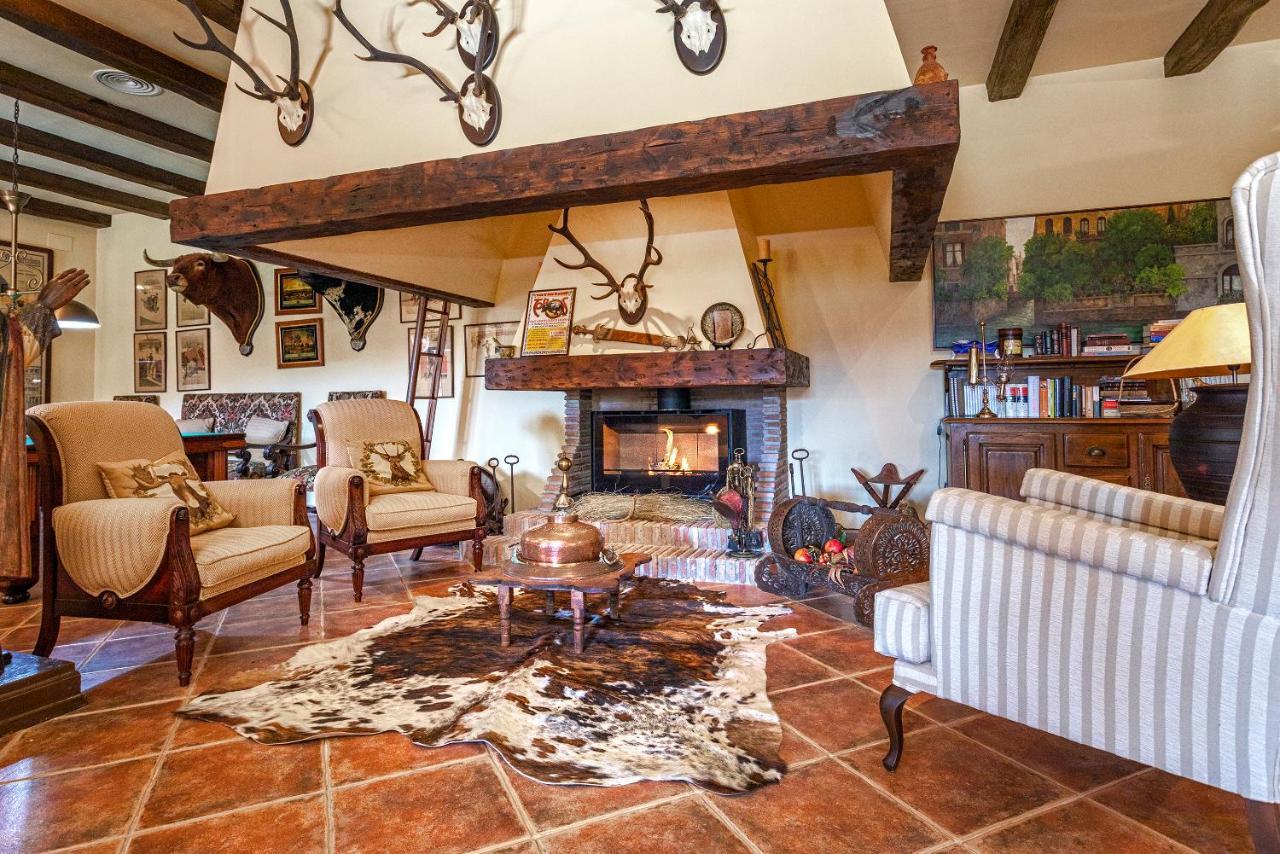 Casa Flores Con Piscina Interior Climatizada Alcaucín エクステリア 写真